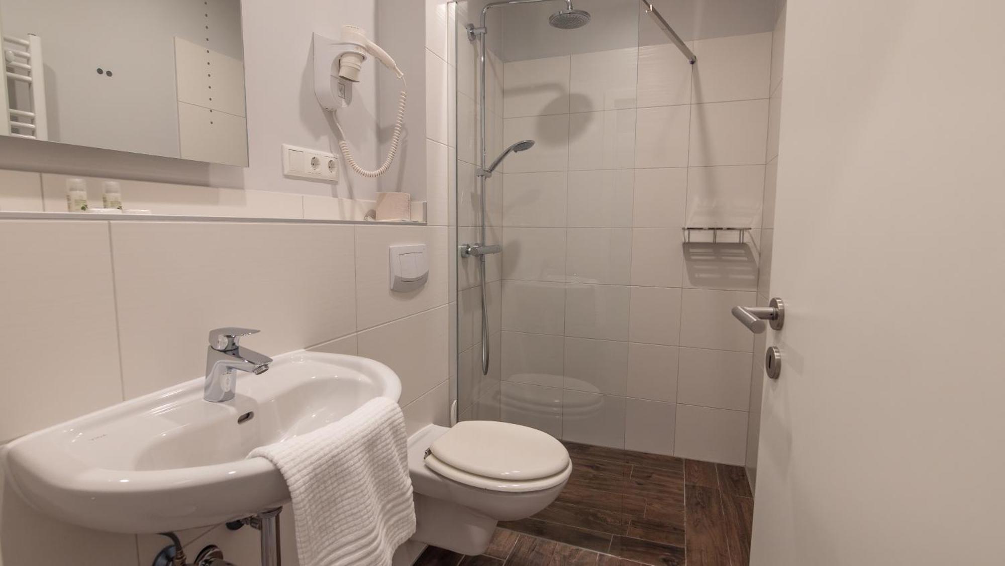 Hotel-Restaurant Tuexen Рендсбург Екстериор снимка