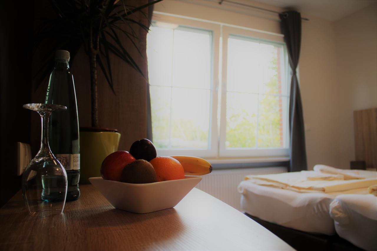 Hotel-Restaurant Tuexen Рендсбург Екстериор снимка